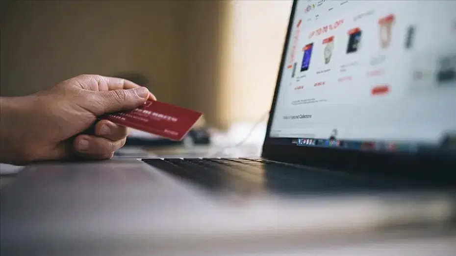 Online Alışverişte Sahte Yorum ve Puanlara Son Veriliyor