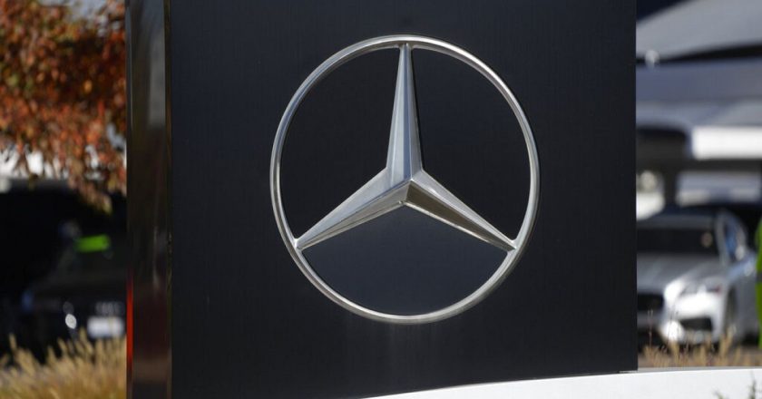 Mercedes ve Stellantis'ten 4,4 milyar euroluk akü fabrikası taşınıyor