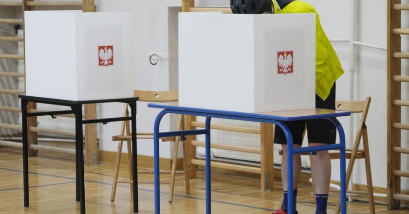 Polonya yerel seçimler için sandık başına gidiyor: Başbakan Tusk için ilk ciddi sınav