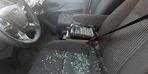CHP aracına taş ve bıçakla saldırı!