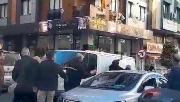 İstanbul trafiğinde baltalı saldırı!  Sürücünün kafasına çarptı