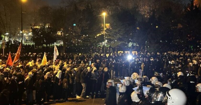 İmamoğlu eylemine katılan üniversite öğrencilerine şafak baskını: Çok sayıda gözaltı var! – Son Dakika Türkiye Haberleri