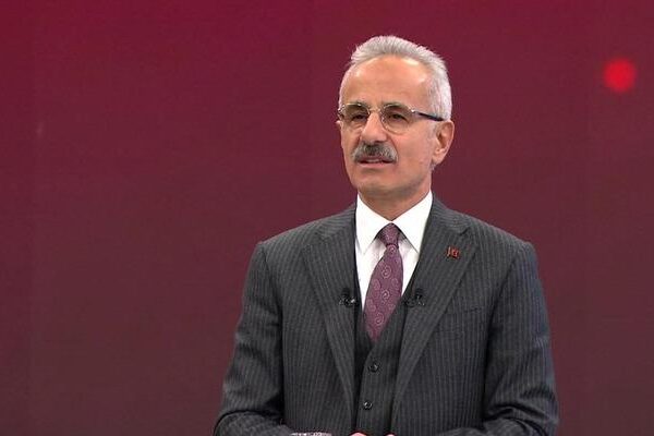 Bakan Uraloğlu canlı yayında duyurdu: Yavuz Sultan Selim Köprüsü’ne demiryolu hattı!