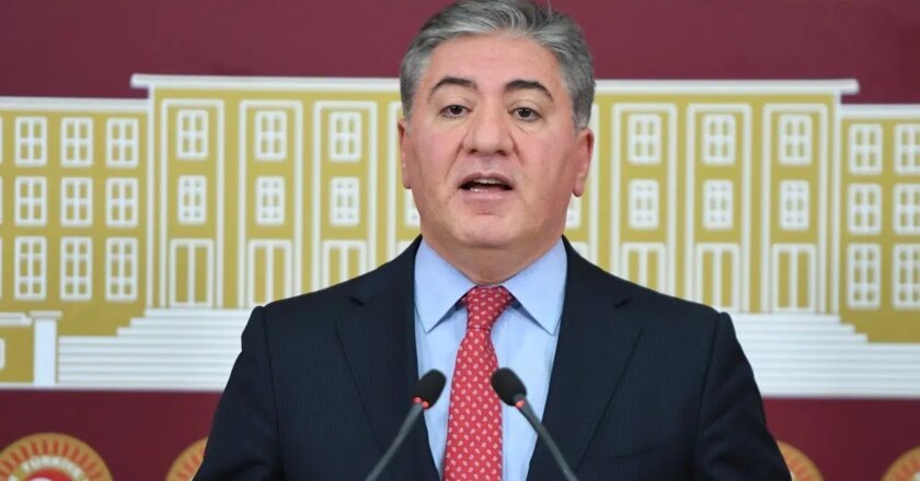 CHP’li Murat Emir’den DMM açıklamasına tepki: ‘Tıpkı Erdoğan’ın ‘gemi ile gemicik’ farkını anlatması gibi!’ – Son Dakika Siyaset Haberleri