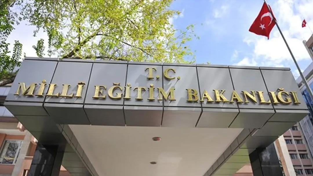 Ulusal Eğitim Bakanlığı tarafından hazırlanan Eğitim ve Kültürel Yayınlar Yönetmeliği Resmi Gazete 2'de yayınlandı.