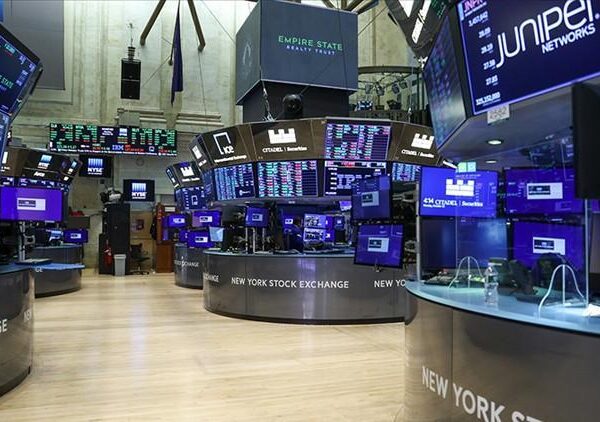 New York borsası karışık seyirle açıldı
