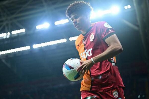 Galatasaray’ın yıldız oyuncusu Gabriel Sara’ya İngiliz devi Manchester United’dan teklif yolda! Cimbom 40 milyon euro talep etti…