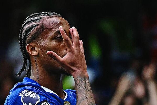 Chelsea şampiyonluk için müthiş oynuyor! 3 maçta ikinci galibiyet geldi –