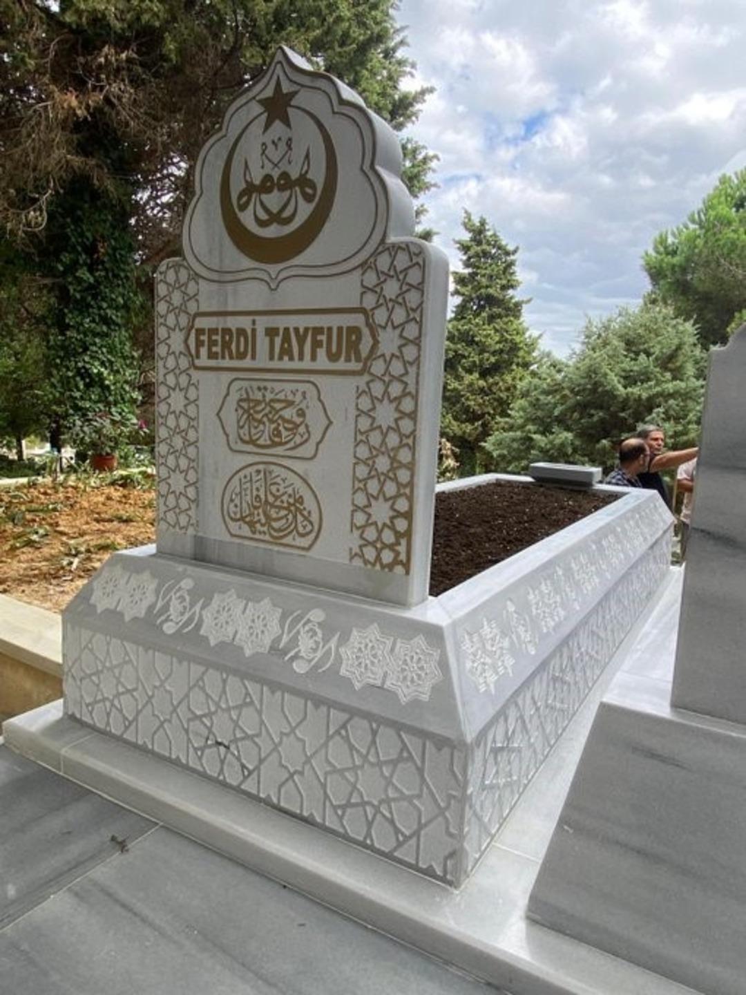 Lider MHP Bahceli inşa Ferdi Tayfur 2 Mezarı