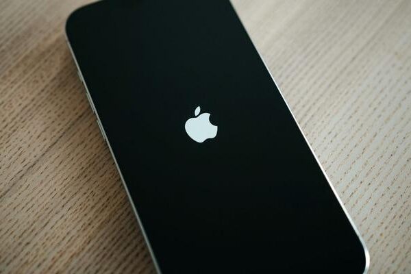 iOS 26 yalnız gelmedi: Apple, iOS 18.7’yi de yayınladı! İşte yenilikler