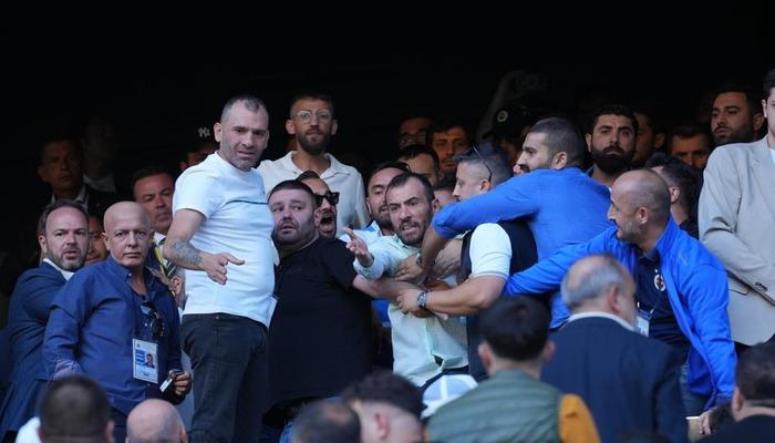 Fenerbahçe Kongresi’nde tansiyon yükseldi! Ali Koç ve Sadettin Saran destekçileri arasında kavga çıktı