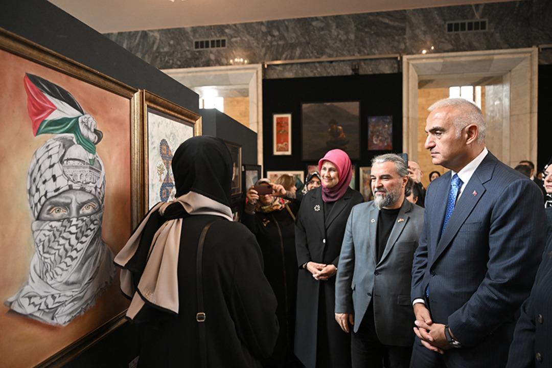 Türk Kızılayı işbirliğiyle TBMM'de Gazze'yi konu alan resim sergisi açıldı. 2