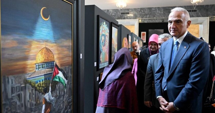 TBMM’de Türk Kızılay’ı işbirliğiyle Gazze konulu sanat sergisi açıldı