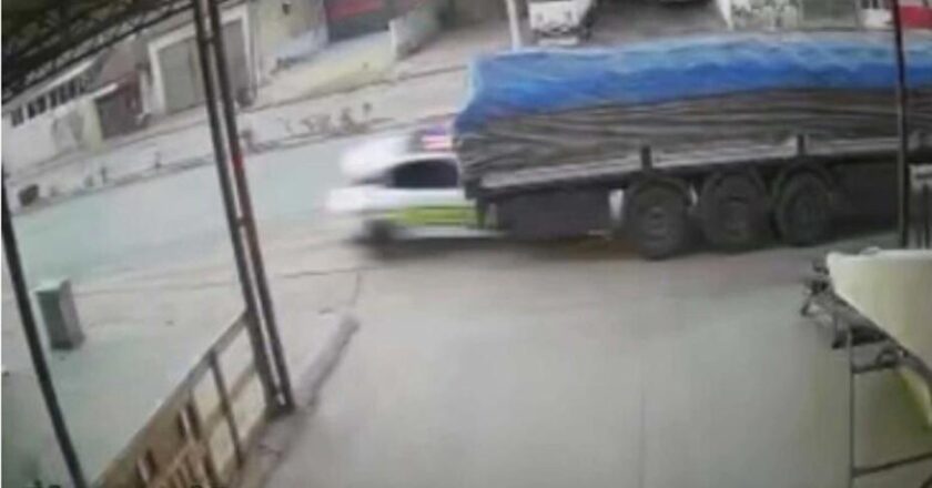 Manisa’da polis memurunun şehit olduğu kaza güvenlik kamerasında görüntülendi